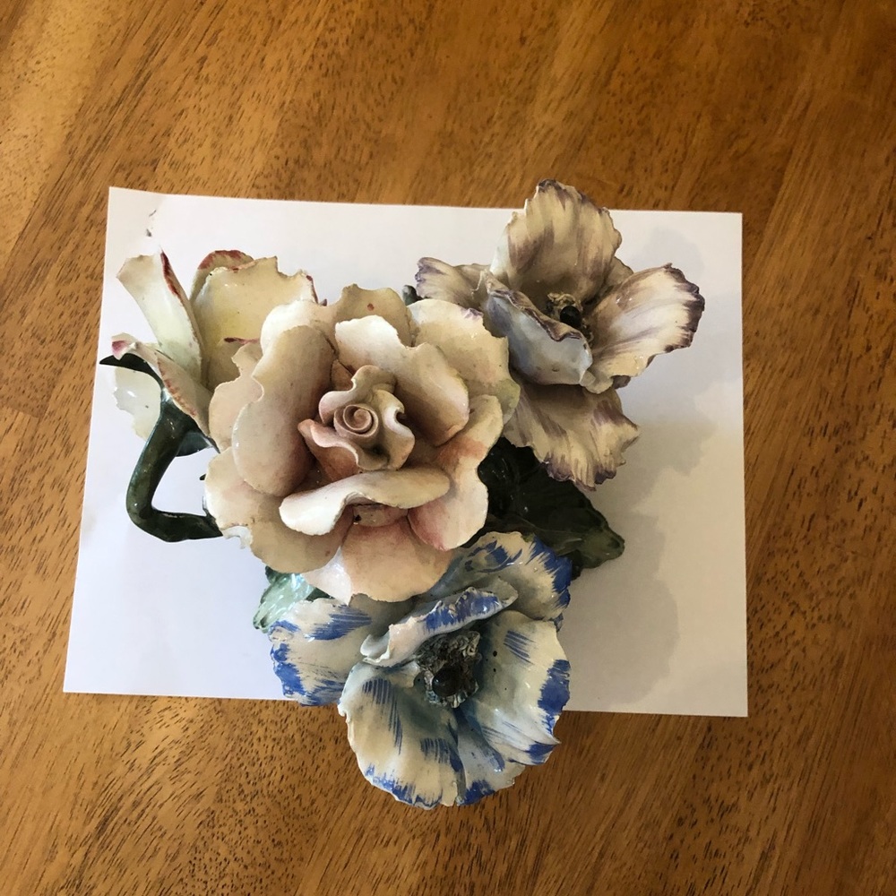 Capodimonte Roses - Picture 5 of 5